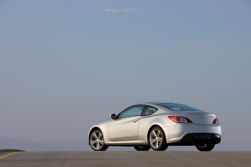 Illustration for article titled 2010 Hyundai Genesis Coupe Spied In Santa Monica
